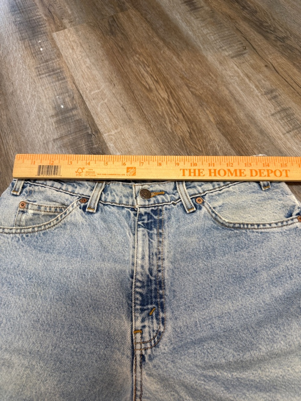 Levi’s 550 Classic Light Wash Men’s Jeans - Casual Straight Fit 32x30 - Picture 4 of 6